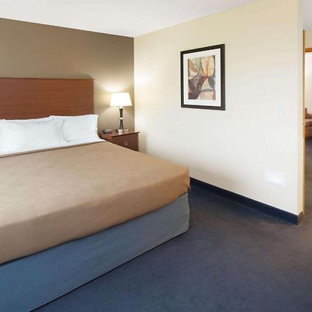 Americinn By Wyndham Webster City Bagian luar foto