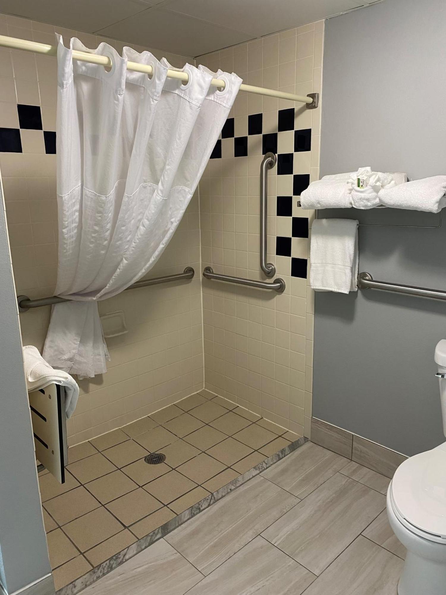 Americinn By Wyndham Webster City Bagian luar foto